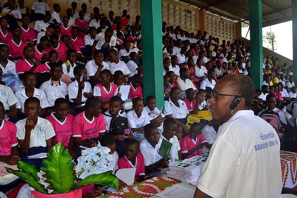 Sensibilisation au Lycée Jeunes Filles Singa de Yopougon Toits Rouges